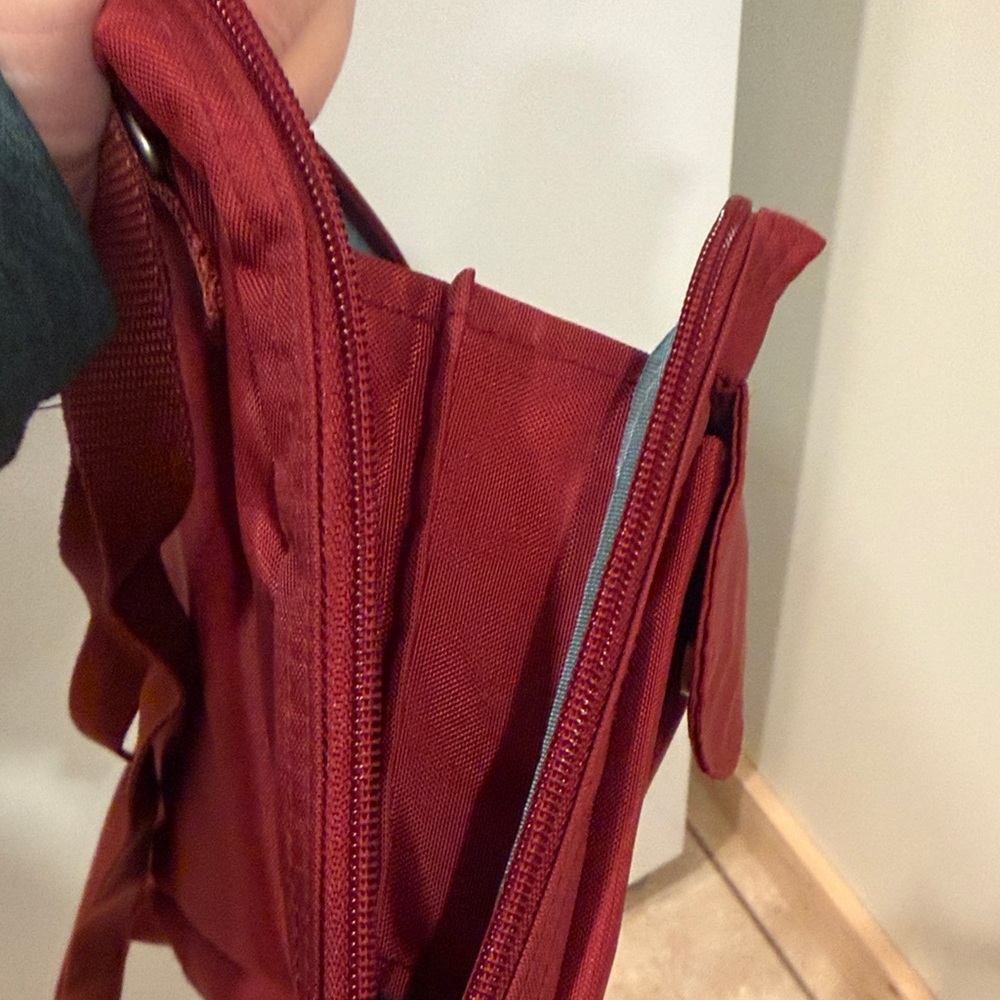 Baggallini Crossbody Bag - Picture 6 of 6